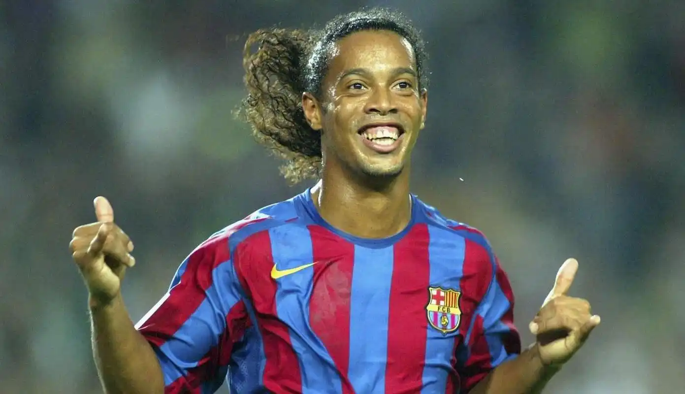 展示了他在 展示了他在