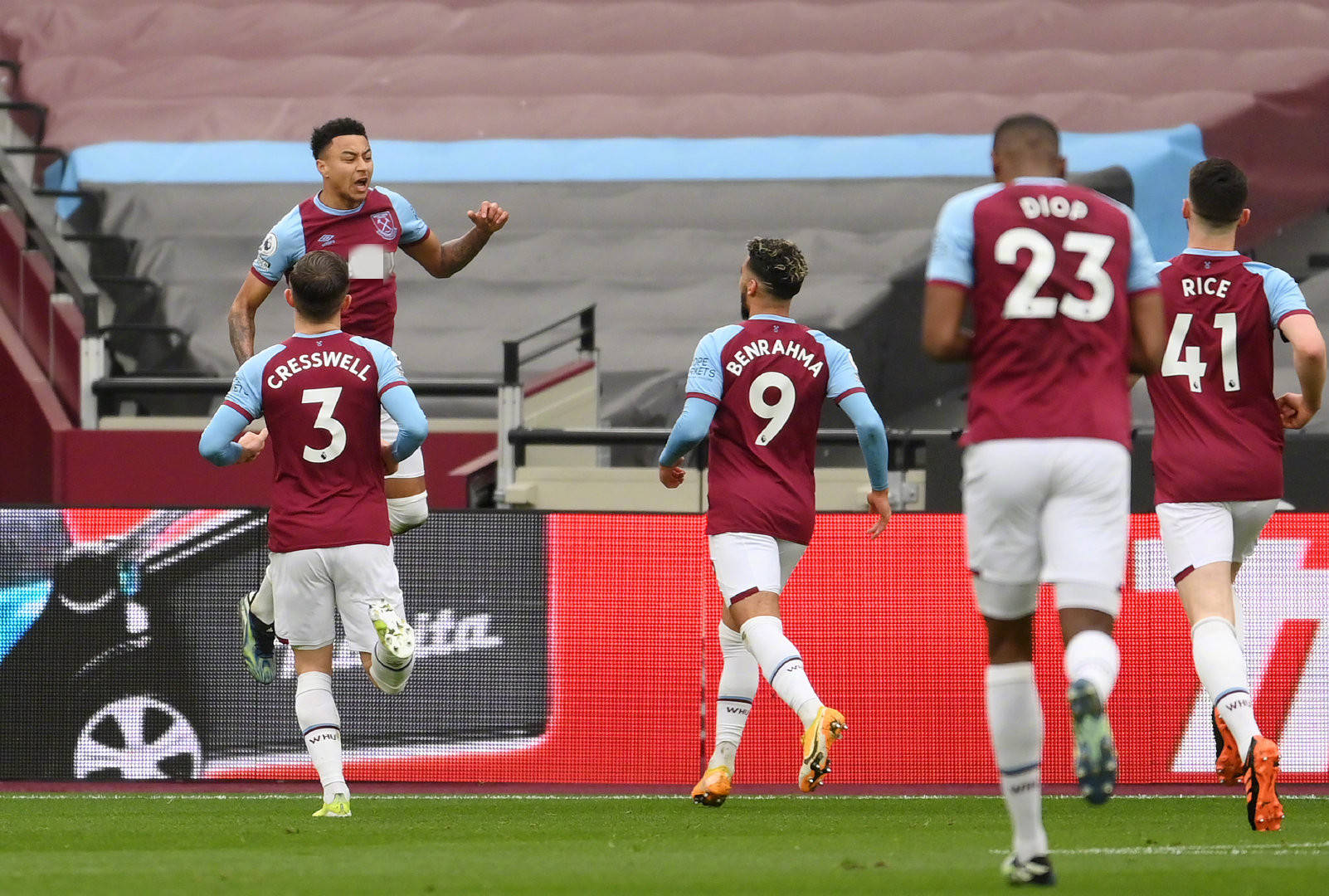 塔特继续给 塔特继续给